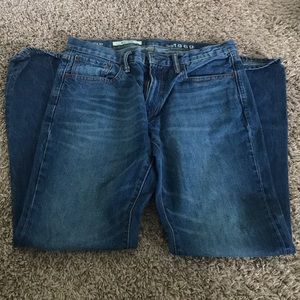Men’s medium wash GAP 1969 jeans in EUC